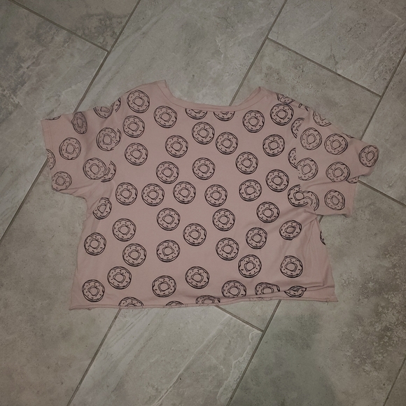 French Pastry Pink Donut Crop - Picture 2 of 3